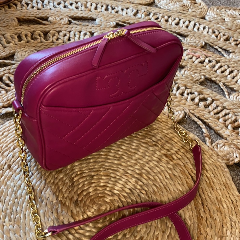 Alexa Party Fuchsia Stitch Camera Bag